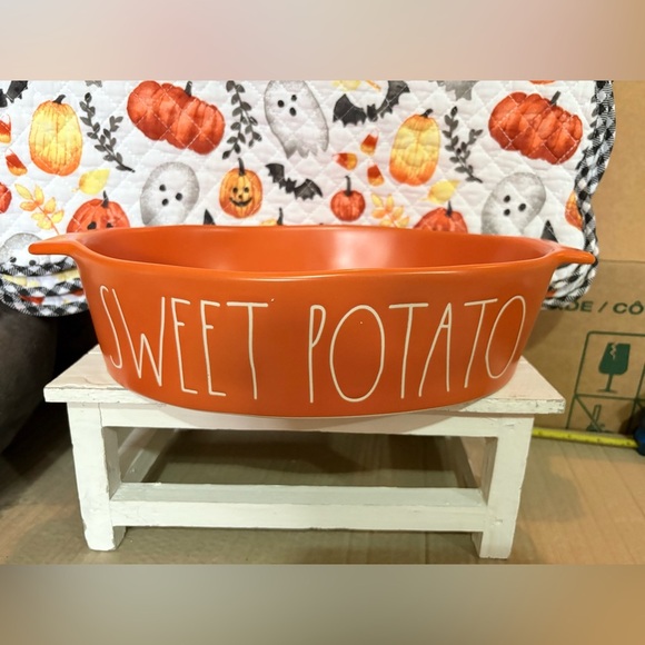 Rae Dunn Orange SWEET POTATO Dish - Picture 1 of 3